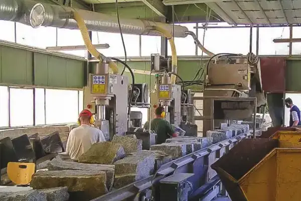 Possibility of connecting an dust extraction unit