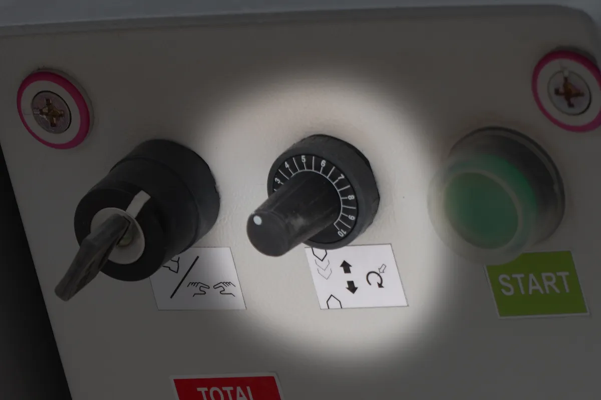 Splitting head reverse contol - adjusts how high the tool goes