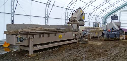 Building stone splitter in combination with Thin veneer saw