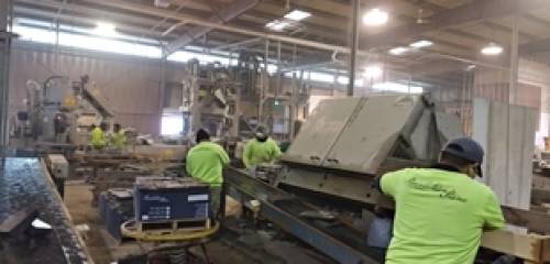 Thin veneer saw in one line with Gestra stone splitters